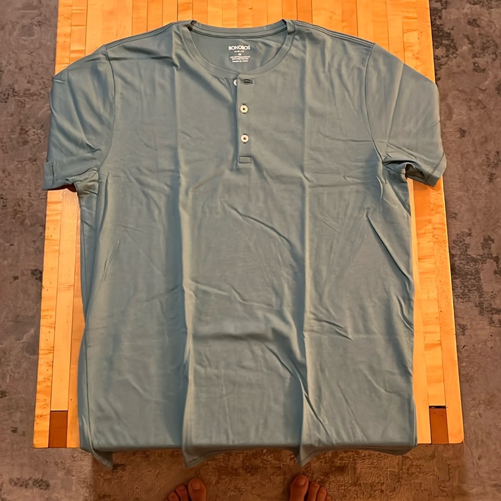 Short sleeve Bonobos Henley tee - light blue, size medium